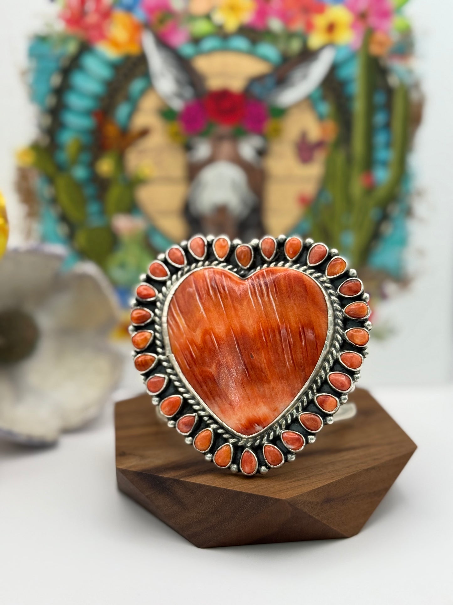 Spiny oyster heart cuff