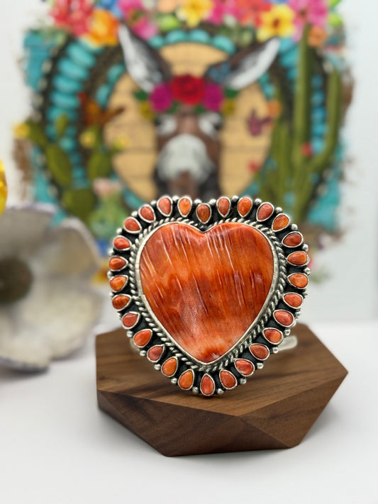 Spiny oyster heart cuff